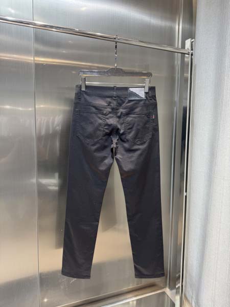 2025年4月9日入荷新作VALENTINO春夏ジーパン高級...
