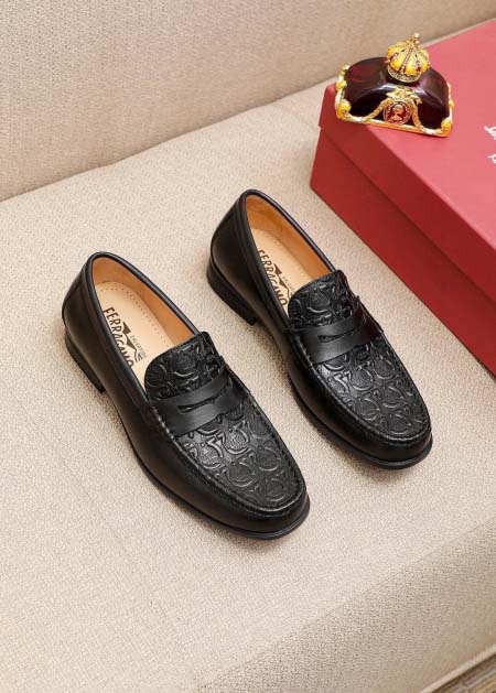 2025年4月10日入荷新品Ferragamoカジュアルシュ...