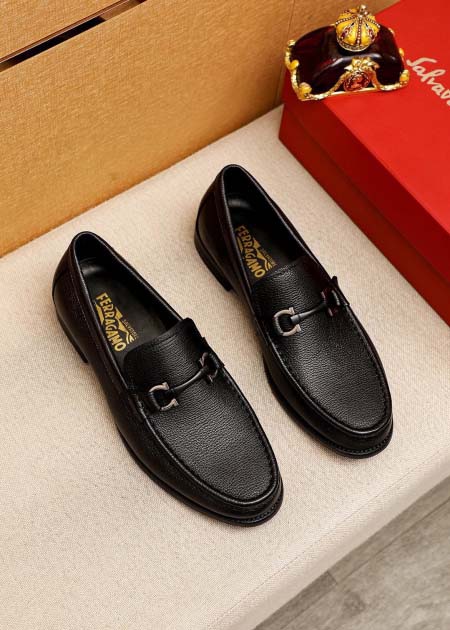 2025年4月10日入荷新品Ferragamoカジュアルシュ...