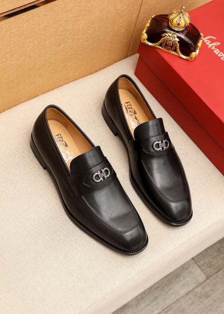 2025年4月11日入荷新品Ferragamoカジュアルシュ...