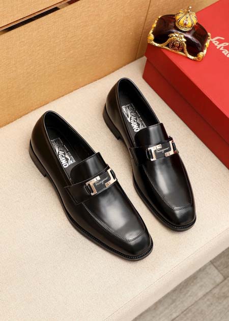 2025年4月11日入荷新品Ferragamoカジュアルシュ...