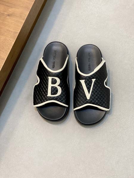 2025年4月11日入荷新品Botteg Venettaスリ...