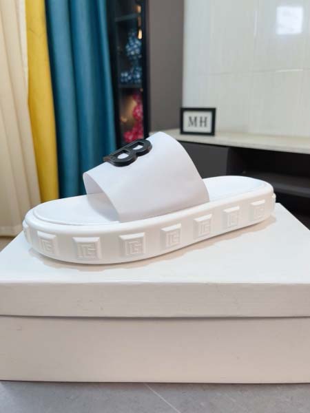 2025年4月11日入荷新品Balenciagaカジュアルシ...