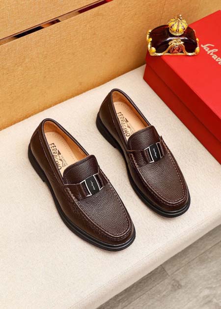 2025年4月11日入荷新品Ferragamoカジュアルシュ...