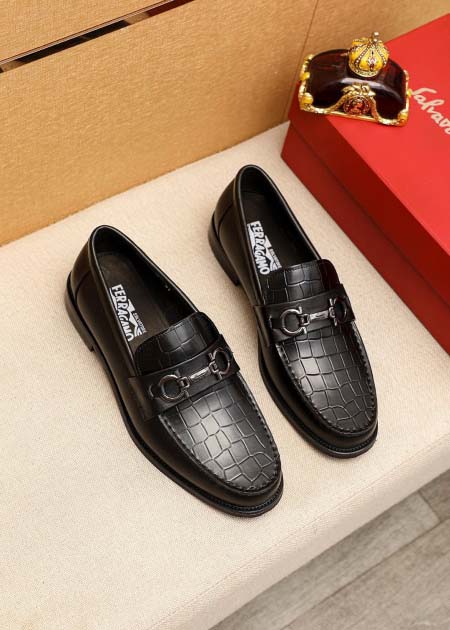 2025年4月11日入荷新品Ferragamoカジュアルシュ...