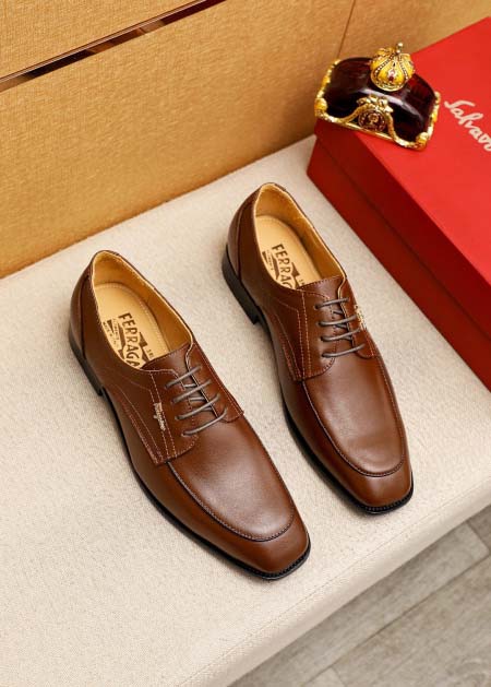 2025年4月11日入荷新品Ferragamoカジュアルシュ...