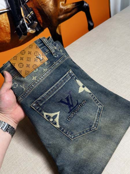 2025年4月26日入荷新作Louis Vuittonジーパ...