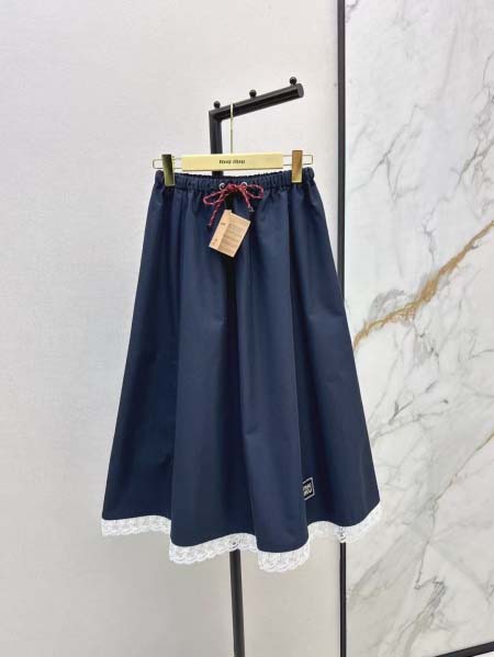2025年4月30日入荷春夏新作Miumiuハーフスカート can工場