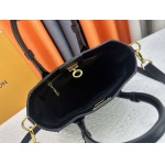 2025年5月28日入荷Louis Vuitton バッグ【ON MY SIDE 】M57728黑色M57729 53824 53826 On My Side 25.0 x 20.0 x 12.0 CM 人気の新作/誕生日プレゼント/ZC工