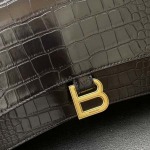 2025年5月29日入荷新作 Balenciaga  crush  SIZE： 31x 20x 10cm  SIZE： 40× 25× 13cm    お安い/人気/革/バッグ/XX工場