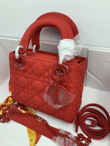 2025年6月5日入荷新作 Lady Dior.SIZE:17CMx15CMx7CM   お安い/人気/革/バッグ/SY工場