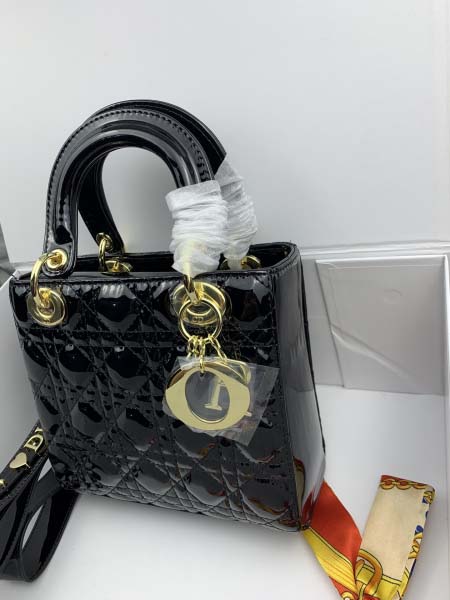 2025年6月5日入荷新作 Lady Dior SIZE:20CMx16.5CMx8CM    お安い/人気/革/バッグ/SY工場