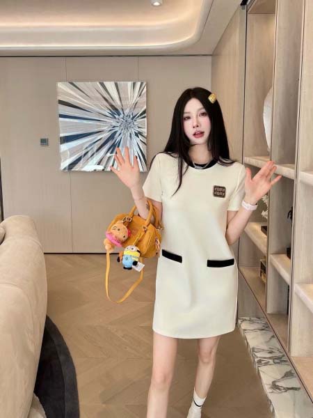 2025年6月9日入荷春夏新作Miumiuワンピースファッション/誕生日プレゼント/贈り物 can工場