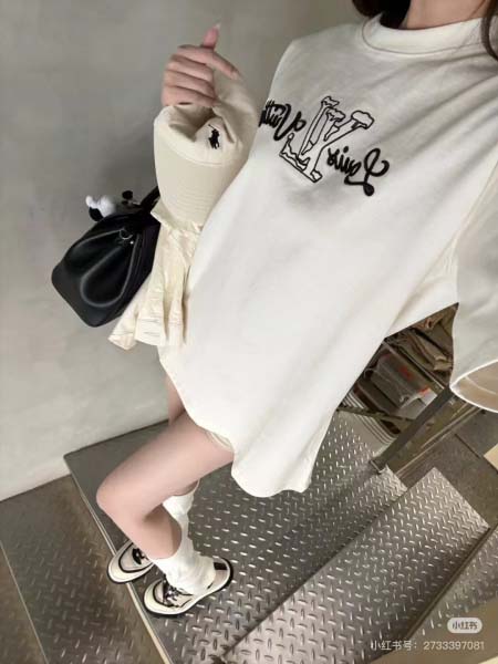 2025年6月10日入荷春夏新作Louis Vuitton半袖 Tシャツファッション/誕生日プレゼント/贈り物 can工場