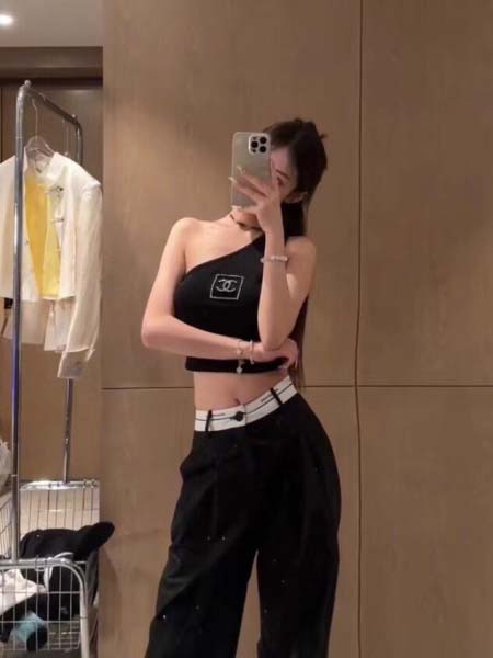 2025年6月10日入荷春夏新作CHANEL斜め肩 半袖 Tシャツ ファッション/誕生日プレゼント/贈り物 can工場