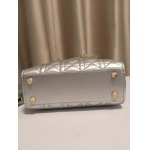 2025年6月5日入荷新作Lady Dior SIZE:20cm    お安い/人気/革/バッグ/SY工場