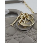 2025年6月5日入荷新作150  Dior 26CM-Lady Dior    お安い/人気/革/バッグ/SY工場