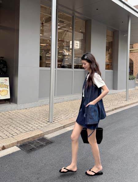 2025年6月10日入荷春夏新作Chanelデニムベストファ...