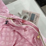 2025年6月10日入荷春夏新作Louis Vuitton半袖 Tファッション/誕生日プレゼント/贈り物 can工場
