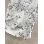 2025年6月10日入荷春夏新作Louis Vuitton半袖 Tファッション/誕生日プレゼント/贈り物 can工場