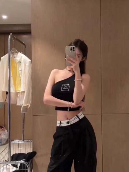2025年6月10日入荷春夏新作CHANEL斜め肩 半袖 T...