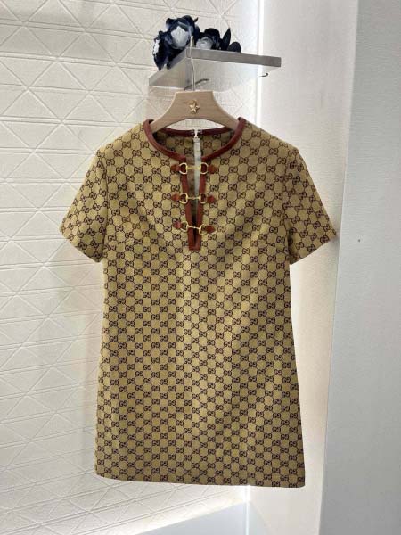 2025年6月10日入荷春夏新作GUCCIタイトなワンピース...