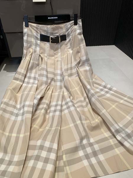 2025年6月10日入荷春夏新作Burberryプリーツ丈の...