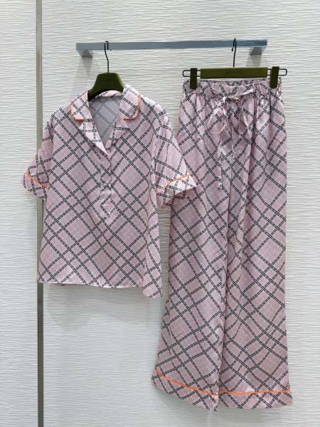 2025年6月10日入荷春夏新作GUCCI夏 セット上下ファ...