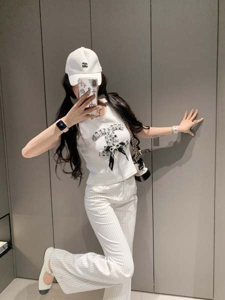 2025年6月12日入荷春夏新作CHANEL半袖 Tファッシ...