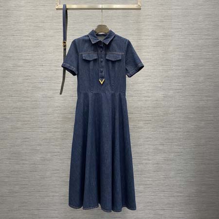 2025年6月16日入荷春夏新作VALENTINOワンピース...