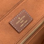 2025年6月26日入荷Louis Vuitton バッグ Monogram:M13151:30CMx18CMx12CM 高品質人気の新作/誕生日プレゼント/SQ工場
