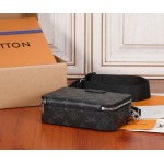 2025年6月26日入荷Louis Vuitton バッグAlpha Wearable Monogram Eclipse :M81260:18.5CMx11CMx6.5CM 高品質人気の新作/誕生日プレゼント/SQ工場