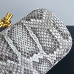 2025年7月7日入荷新作Bottega Veneta knot 754614   knot   knot  20x12x5.5  極品/正規品同様/人気/革/バッグ/AJ工場