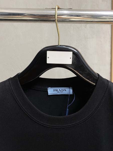 2025年8月12日入荷新作Prada半袖 tシャツ人気商品/DW工場