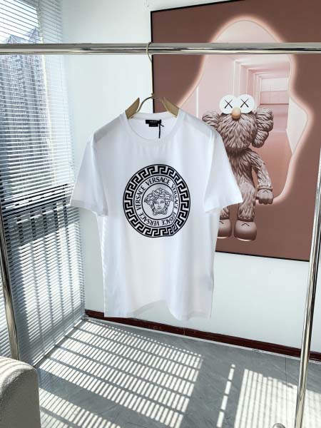 2025年8月6日入荷新作Versace半袖 tシャツ人気商...
