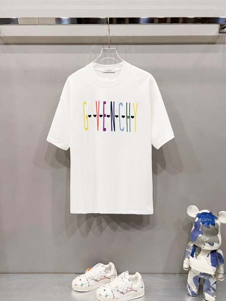 2025年8月13日入荷新作Givenchy半袖 tシャツ人...