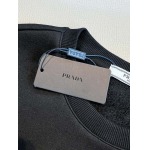 2025年8月20日入荷新作Pradaスウェットシャツ 高级品超厳選★入手困難/誕生日プレゼント