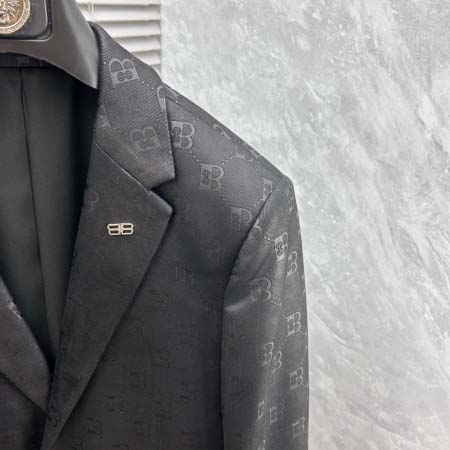 2025年9月24日入荷秋冬新作Balenciagaジャケット高級品/Su工場