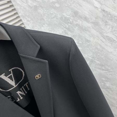 2025年9月24日入荷秋冬新作VALENTINOジャケット高級品/Su工場
