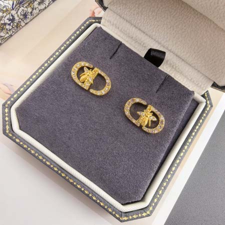 2025年9月25日入荷新品Diorピアスギフト/誕生日/記念品/アクセサリーxin工場