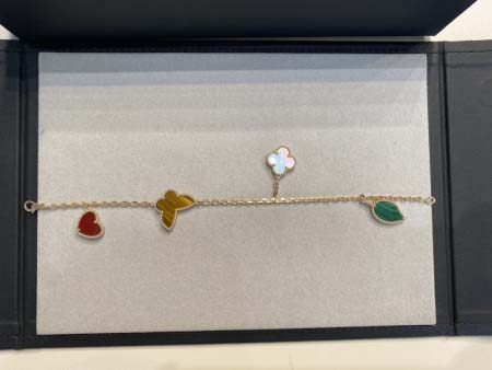 2025年9月25日入荷新品Van Cleef?&?Arpelsブレスレットギフト/誕生日/記念品/アクセサリーxin工場