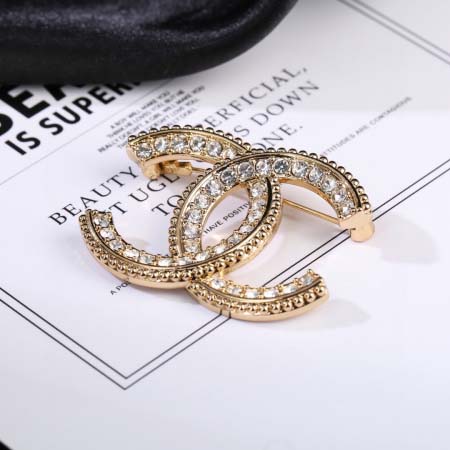 2025年9月26日入荷新品Chanelブローチギフト/誕生日/記念品/アクセサリーxin工場