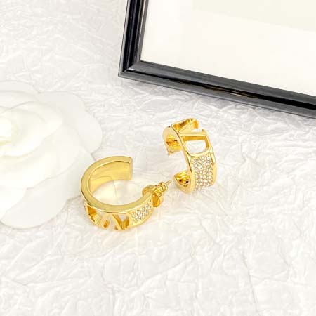 2025年9月26日入荷新品VALENTINOピアスギフト/誕生日/記念品/アクセサリーxin工場