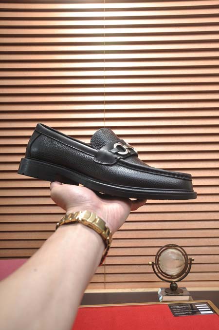 2025年9月23日入荷新品Ferragamoカジュアルシュ...