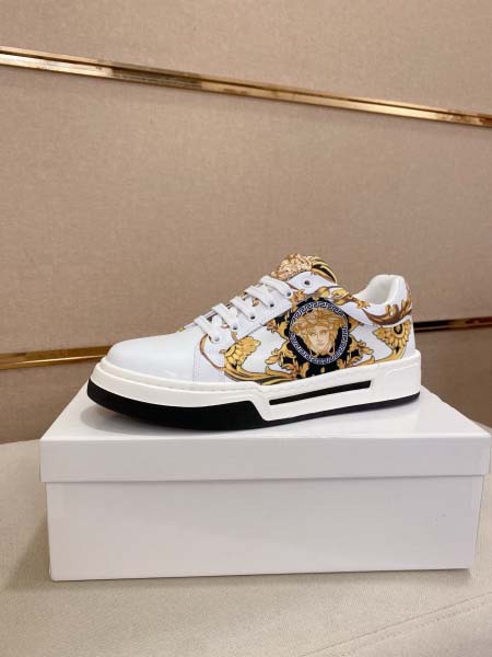 2025年9月23日入荷新品Versace  カジュアルシュ...