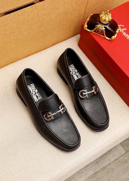2025年9月23日入荷新品Ferragamoカジュアルシュ...