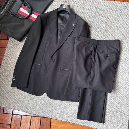 2025年9月24日入荷秋冬新作Gucciスーツのセット上下...