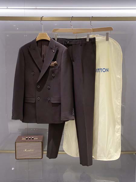 2025年9月24日入荷秋冬新作Louis Vuittonス...