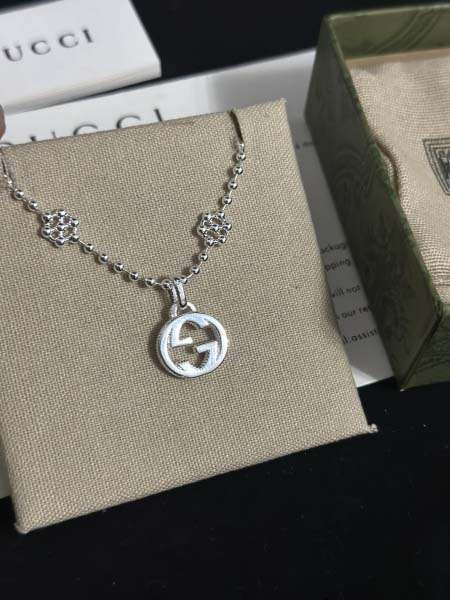 2025年9月25日入荷新品Gucciネックレスギフト/誕生...