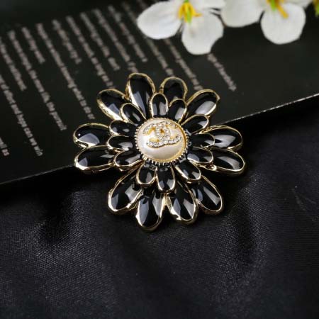 2025年9月26日入荷新品Chanelブローチギフト/誕生...